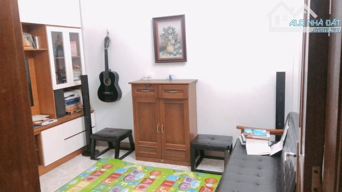 Bán nhà Cầu Giấy dân xây lô góc 2 thoáng ở ngay 40m 4 tầng 5.8 tỷ - 1