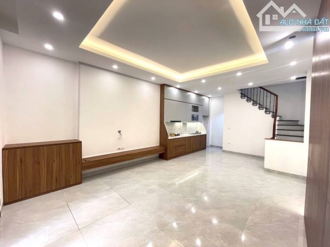 🏡 Bán nhà Bồ Đề, Long Biên, 40m2 x 4 tầng, gần cầu Chương Dương, Ô tô, 8 tỷ 9 - 1