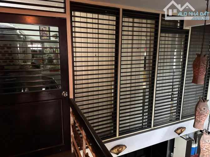 Nhà mặt tiền Nguyễn Thị Huỳnh - 3 tầng khu dân trí , hiếm có - 1