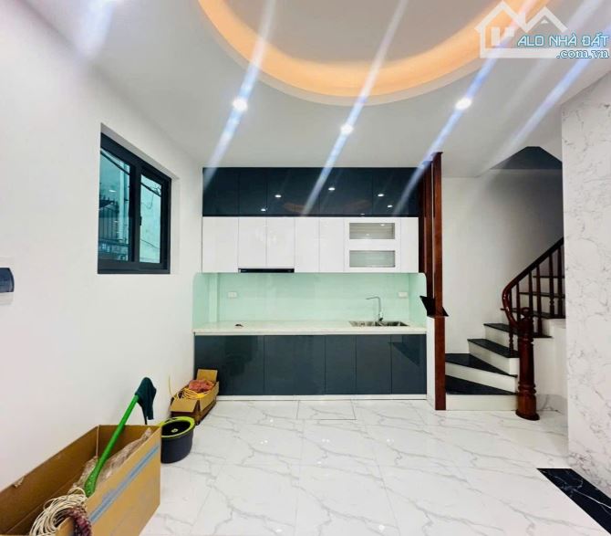 Bán nhà Giáp Bát 49m2, Mặt tiền 6.3m. Giá 12. 5 tỷ - 1