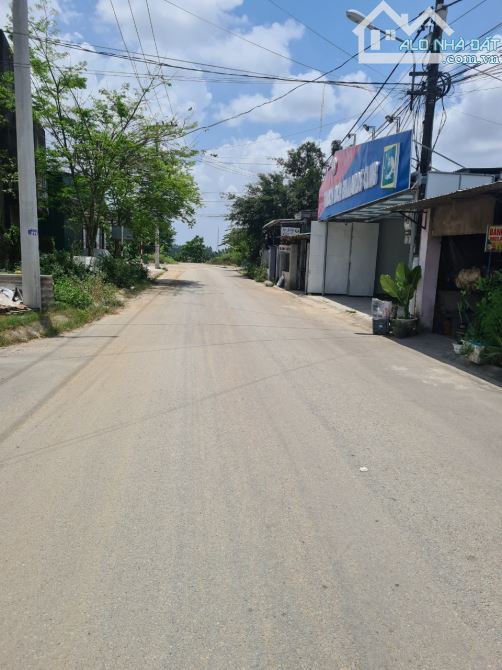 BÁN LÔ ĐẤT BIỆT THỰ 20x36 720 GẦN CẦU THẠCH BÍCH TP QUẢNG NGÃI - 1