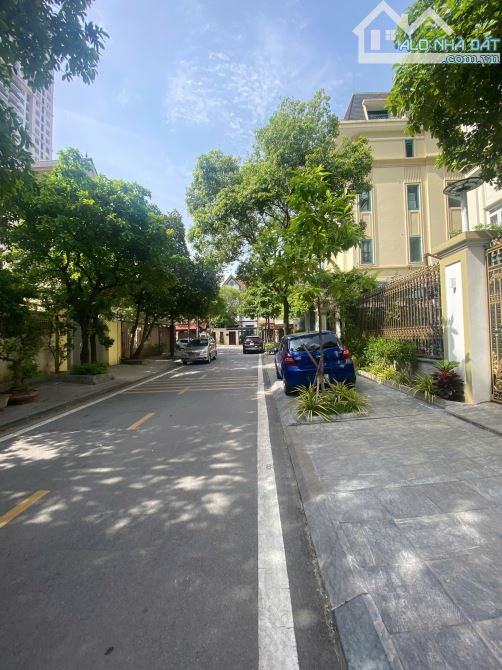 BÁN BIỆT THỰ KDT DỊCH VỌNG CẦU GIẤY – VỈ HÈ Ô TÔ TRÁNH – KINH DOANH - Ở SƯỚNG – 160M2 - 1