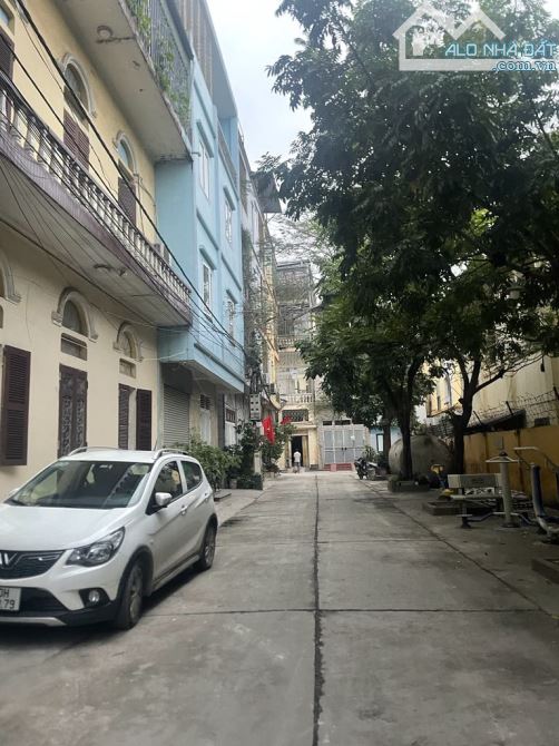 Tập thể 664 Vĩnh Quỳnh, DT: 66m, nhà 3 tầng, giá 9.8 tỷ, đường thông ô ô tránh - 1