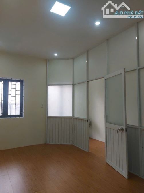 Bán nhanh nhà Trường Sa, 61m2, 4 x 15, 3 tầng, 3 PN, giá 7 tỷ hơn. - 1