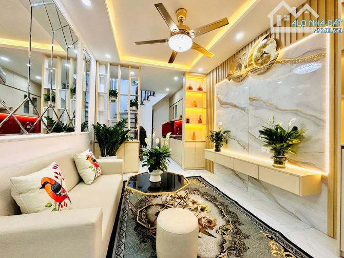 Bán nhà phố Hoàng Cầu, Đống Đa 60m, ô tô đỗ cửa, kinh doanh bất chấp 26 tỷ - 1