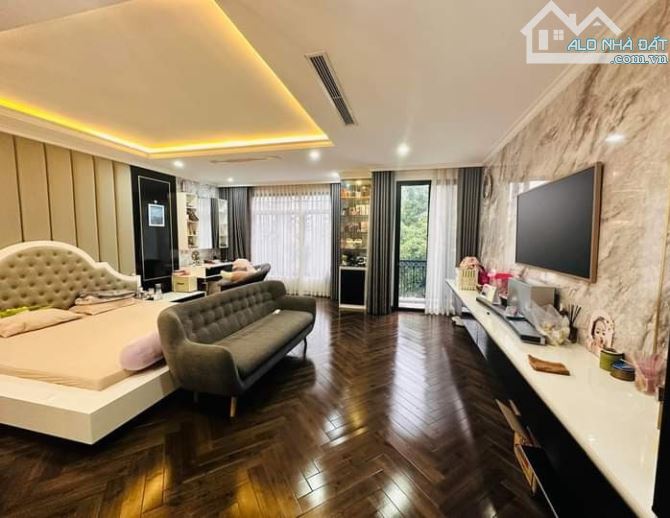 Bán nhà 2 tầng đường Võ Chí Công 110m2 mặt tiền 6m vỉa hè ô tô tránh giá 41 tỷ - 1
