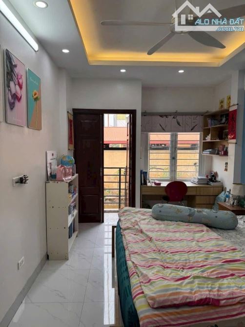 BÁN NHÀ Ngõ Đường Làng, Đống đa, Ô tô vào nhà, 39m ( từ T2 45m) x 5 Tầng x mt 3,3m, gia 15 - 1