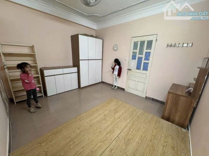 Hiếm cho thuê nhà riêng ngõ 168 Kim Giang 4.5 tầng, 6 ngủ, 4 vệ sinh, 10 Triệu - 1