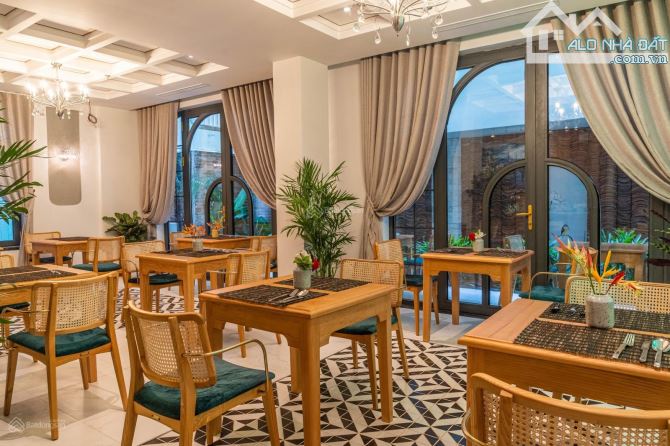 BÁN KHÁCH SẠN MẶT TIỀN SƯƠNG NGUYỆT ÁNH – QUẬN 1 - 1