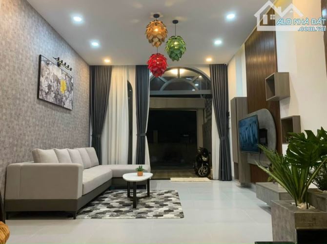 Định cư Mỹ cần bán nhanh nhà Đ.Phan Sào Nam, P.11, TB – giá 2TỶ030, 62m², 1T2L, SHR - 1