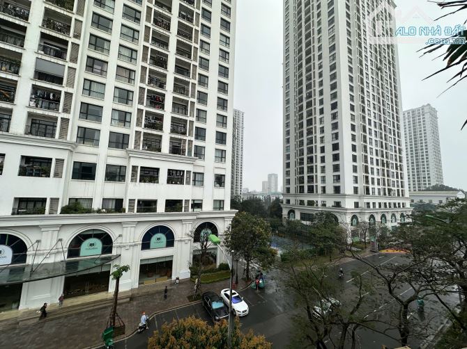 VIEW ROYALL CITY MẶT PHỐ CỰ LỘC 58M2 5T MT 5M 16.5 TỶ GIÁ ĐẦU TƯ . - 1