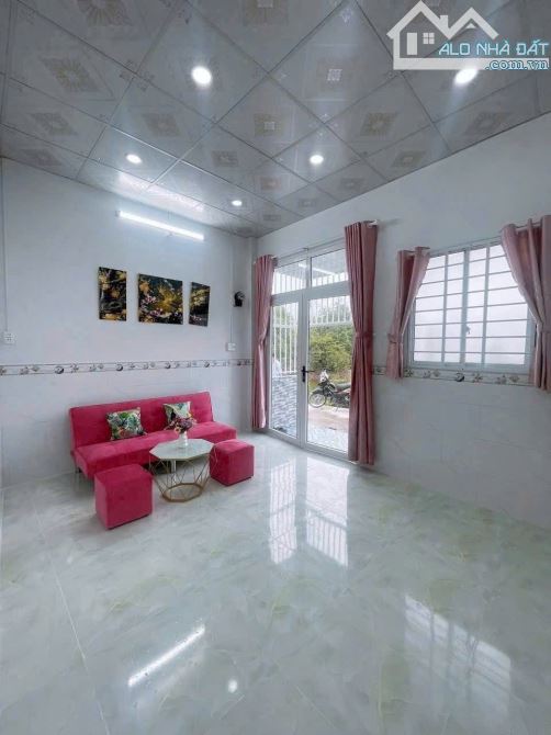 nhà C4 45m2 giá re 549tr đường oto cách nhựa lớn QL50 tầm 1km - 1