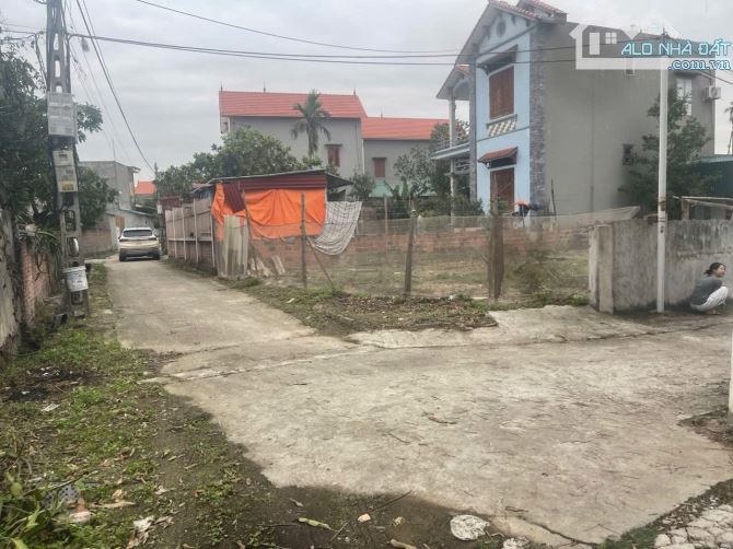 BÁN MẢNH ĐẤT ĐẸP Ô TÔ ĐỖ CỔNG-LƯƠNG TÀI BẮC NINH- GIÁ 2TỶ500 - DT : 186 M  Lh : - 1