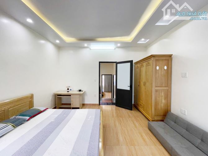 Bán nhà Tuyến 2 Văn Cao ngay sau nhà mặt đường. DT 55m2 x 4T - 2