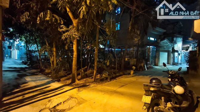 HOT ĐẦU TƯ. ĐẤT LIÊN MẠC 200M2-LÔ GÓC 3 THOÁNG Ô TÔ TRÁNH-CHỈ 120TR/M2 - 2