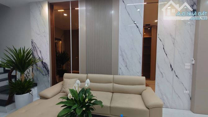 TRUNG TÂM THANH TRÌ, TIỆN ÍCH TRÀN NGẬP, 50M RA MẶT Ô TÔ NỘI THẤT ĐẸP 36M2 5 TẦNG 5 TỶ Mua - 2