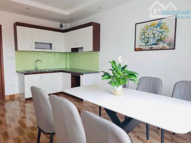 Nhà đẹp Ngọc lâm - 6 tầng thang máy - ngõ thông - OTO vào nhà - 2
