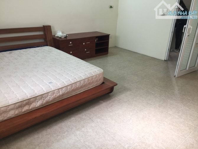 Cho thuê căn hộ pháp cổ 2 tầng phố Phùng Hưng, gần Phan Đình Phùng - 2