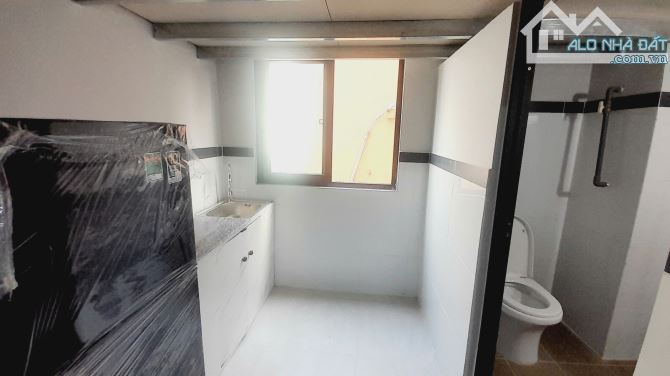CHDV NGAY VÕ VĂN HÁT - GẦN ĐH TÀI CHÍNH MARKETING - 3500m2 - 83 Tỉ - 2