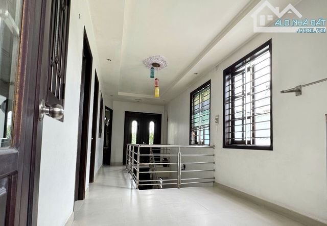 Bán nhà Biệt Thự Mặt Tiền Thới An,q12, dt 164m vuông - 6,7x24,4m - 2 tầng 4PN - 2