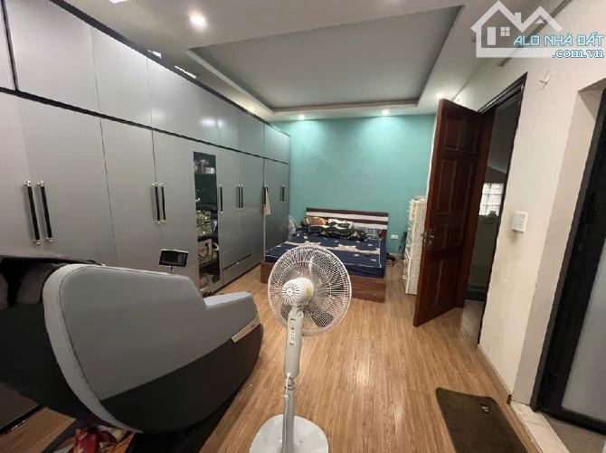 Bán nhà trung tâm Hà Đông, LÔ GÓC, GẦN PHỐ, 4 NGỦ, DT 56m2, Nhỉnh 5 tỷ - 2