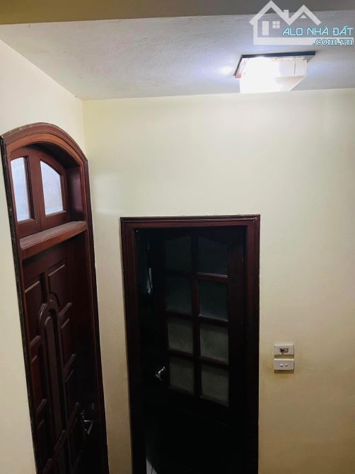 Bán nhà Kim Ngưu 45m2, 5T, mt 4.9m phân lô oto vào nhà, 50m ra phố. Giá 11.5 tỷ sổ đỏ đẹp