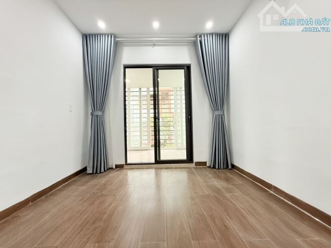 Bán nhà Vĩnh Phúc - Tập thể tầng 3 - Tặng nội thất - Giá 4,x tỷ - 2