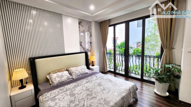 VỊ TRÍ ĐẸP - NGÕ RỘNG THOÁNG- DIỆN TÍCH RỘNG - Ô TÔ ĐỖ CỔNG- NHÀ ĐẸP Ở NGAY - 2