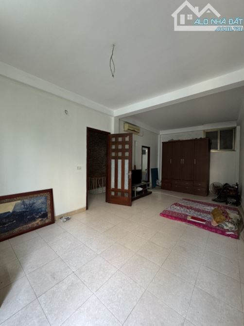 Hiếm. Bán nhà Nguyễn Trãi, Thanh Xuân. Ngã Tư Sở. 43m2 x 5 Tầng. MT 5.8m. Hơn 8 Tỷ. - 2