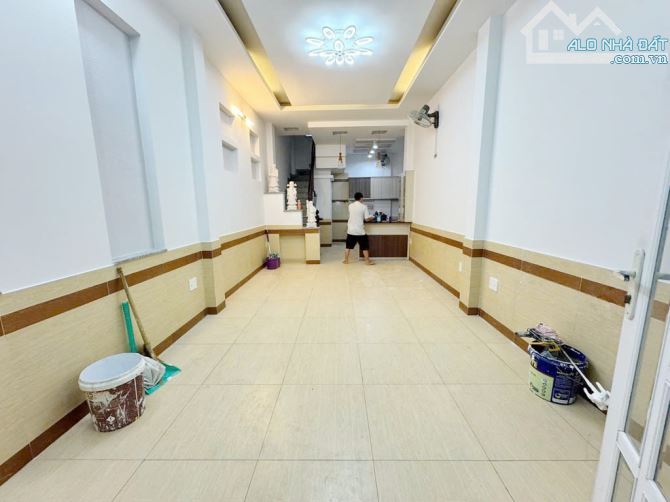 Cần Tiền Bán Gấp nhà ngon cạnh Ng.Trọng Tuyển P.Nhuận 3tầng 132m2 hẻm 3m nhỉnh 6tỏi còn TL - 2