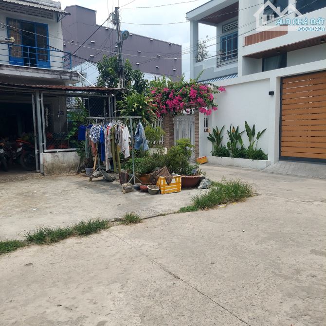 Bán gấp căn nhà kèm 4P trọ ở gần KCN Tây Bắc , Củ Chi 180m2 SHR giá 990 triệu - 2
