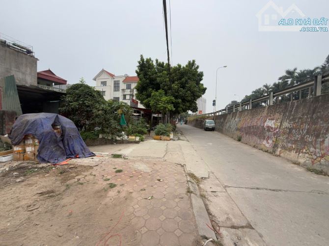 Cần bán đất mặt đường An Dương Vương- Phường Phú Thượng- Tây Hồ-Hà Nội 246m2, MT9m - 2