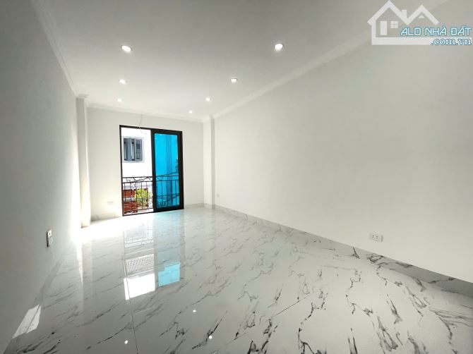 Duy nhất nhà phố Xốm xây độc lập mặt ngõ thông 33m2x5 tầng/ 30m ra đường ô tô, giá 4.8 tỷ - 2