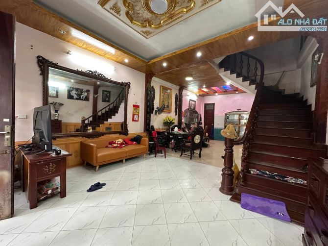 VIEW ROYALL CITY MẶT PHỐ CỰ LỘC 58M2 5T MT 5M 16.5 TỶ GIÁ ĐẦU TƯ . - 2
