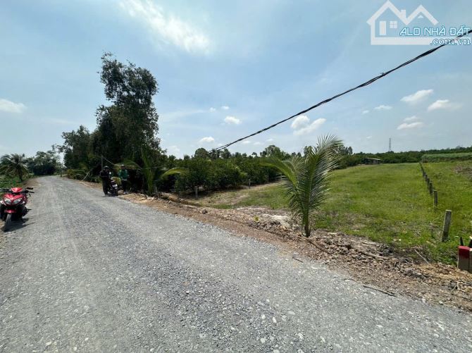 500m2 vườn view kênh lớn được lên thổ Bình Đức_ Bến Lức_ Long An  599 triệu rẻ - 2