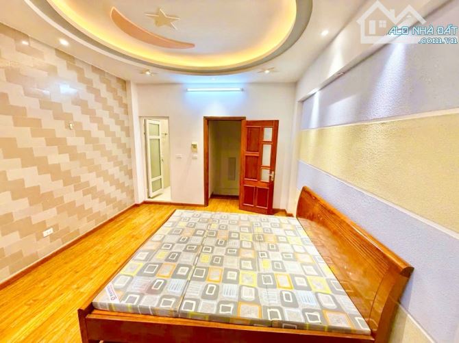 TRUNG TÂM CẦU GIẤY 35M2/ 5TẦNG MT4M /8 TỶ - 2