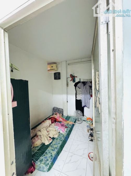 Gấp Bán dãy trọ gần chợ Bình Thành hẻm 5m thông xe hơi vào nhà 96m2- 3tỷ 4 - 2