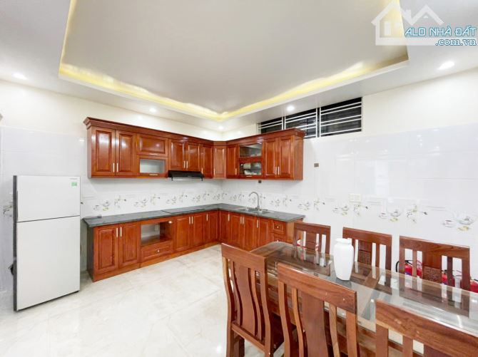 Bán nhà Tuyến 2 Văn Cao ngay sau nhà mặt đường. DT 55m2 x 4T - 3