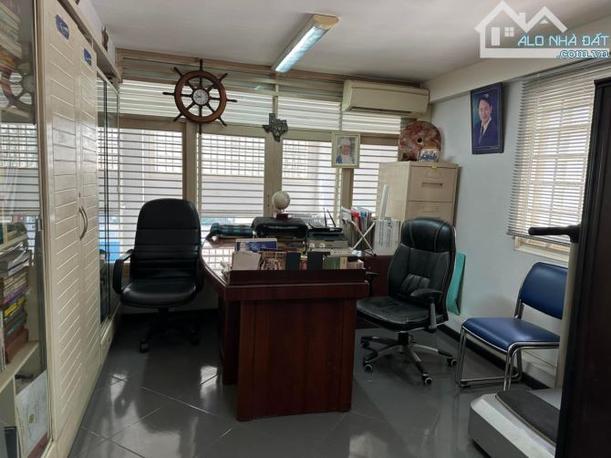 Nhà mặt tiền Nguyễn Thị Huỳnh - 3 tầng khu dân trí , hiếm có - 3