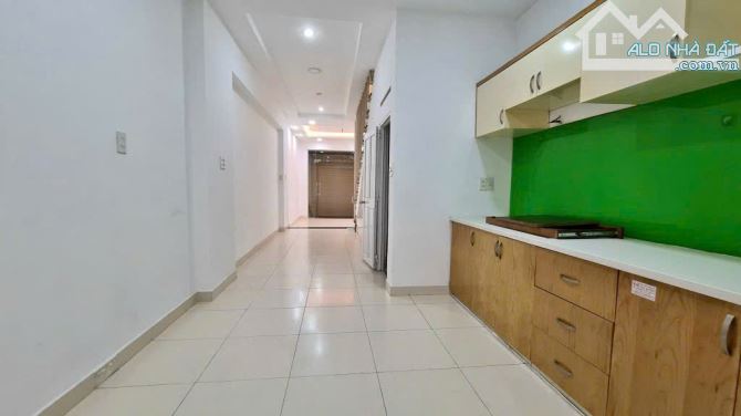 HẺM XE TẢI BÙI ĐÌNH TÚY - 50M2 2 TẦNG BTCT - TIỆN KINH DOANH - SỔ VUÔNG A4 - CHỈ 6.X TÝ - 3
