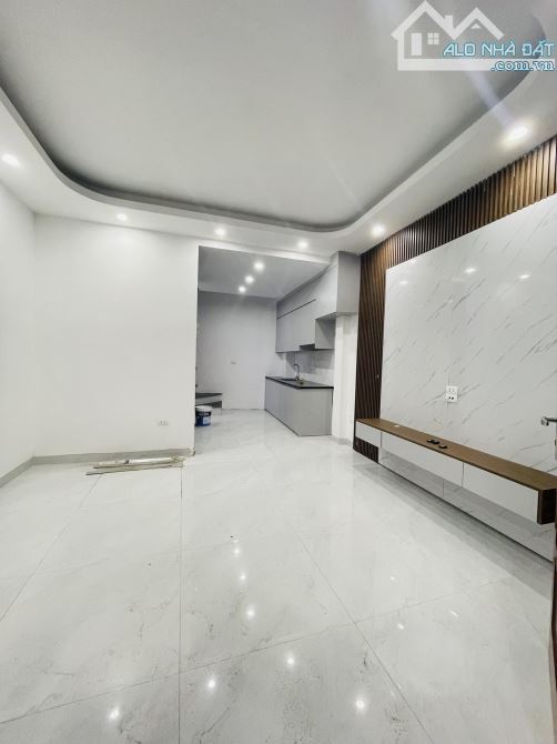 Bán nhà- LÕI ĐỐNG ĐA, NHÀ ĐẸP MỚI KOONG , 6 TẦNG THANG MÁY, 40M OTO TRÁNH -Văn Chương,Đống - 3