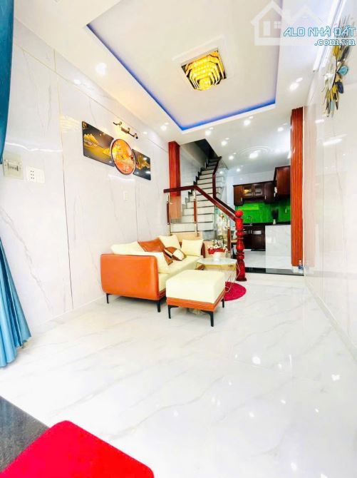 Bán nhà 1 trệt 2 lầu hẻm xe tải ngay Chợ Hạnh Thông Tây nội thất giá 3.79 tỷ TL - 3
