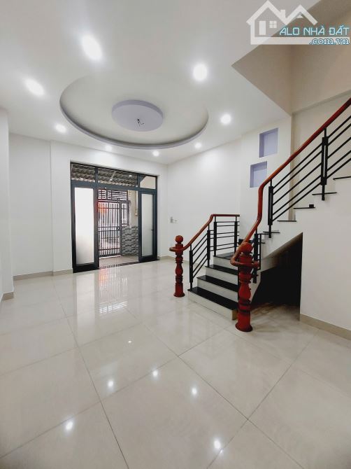 Nhà mới, 3 tầng ( 4m5 x 13m), đường Nội bộ Phường 4 Q8 - 3