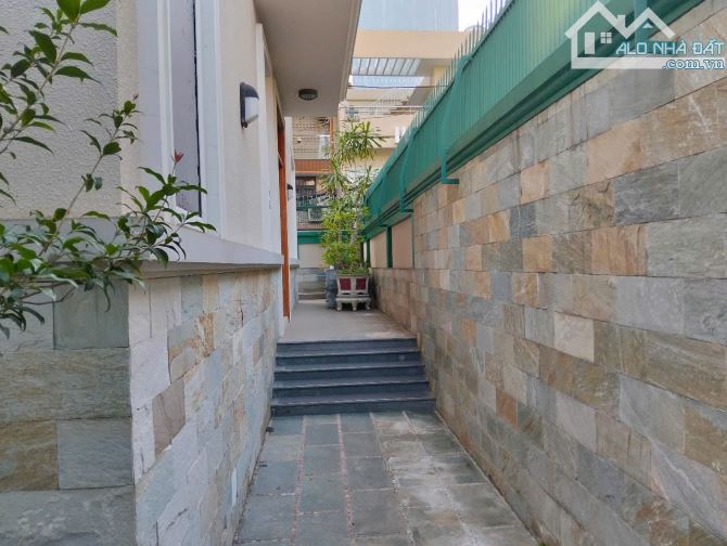 Biệt Thự 3 Mặt Tiền Quận 1, Khu Siêu Vip, DT Sàn 549m2 - 3