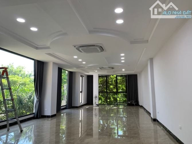 TÒA NHÀ 6 TẦNG THANG MÁY CANH CÔNG VIÊN HOÀNG CẦU - ĐỐNG ĐA - KINH DOANH ĐỈNH - Ô TÔ TRÁNH - 3