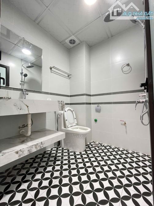 Duy nhất nhà phố Xốm xây độc lập mặt ngõ thông 33m2x5 tầng/ 30m ra đường ô tô, giá 4.8 tỷ - 3