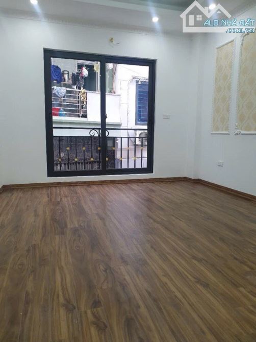 Bán nhà Đa Sỹ Kiến Hưng Hà Đông, 35m2, Mt 4.1m, 5 tầng, Căn góc, 2 oto tránh nhau, 7.2ti - 3