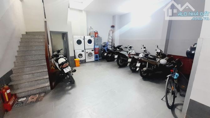 Mặt tiền Cát Lái, căn hộ dịch vụ 5 tầng, 3 làn XH, TN 130tr - Chỉ 11.5 tỷ - 3