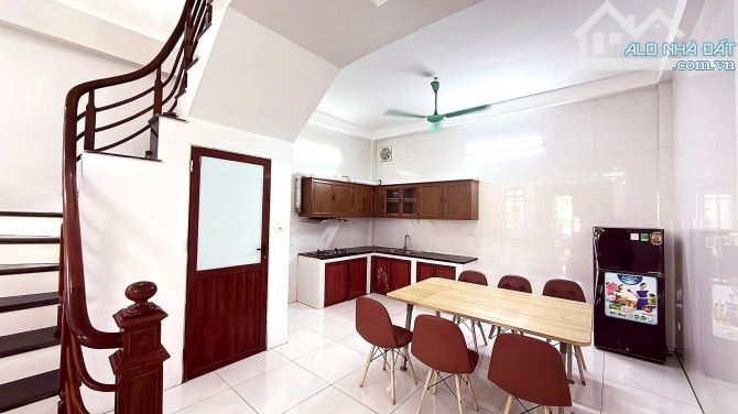 Bán nhà Vũ Trọng Phụng - 30m2 - ngõ thông,rộng,30m ra mặt phố - hiếm có - 7tỷ2 - 3