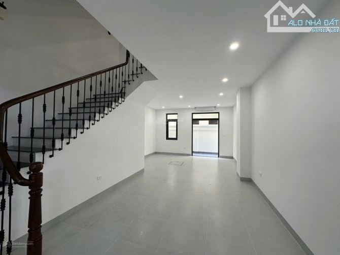 Cho thuê liền kề khu D Geleximco Lê Trọng Tấn Hà Đông, dt 140m x 4T, nhà đẹp, ô tô đỗ cửa - 4